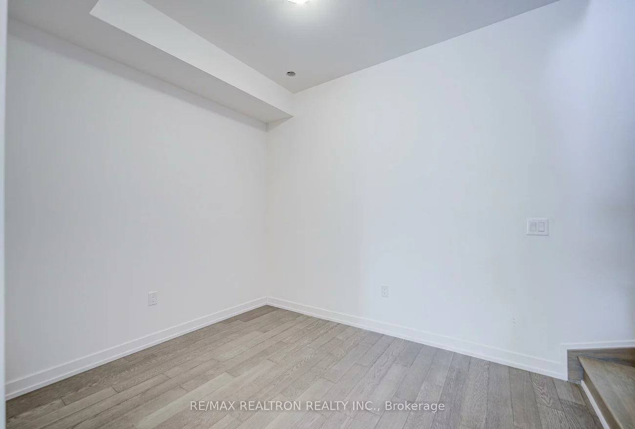 57, Finch, Willowdale West, Toronto