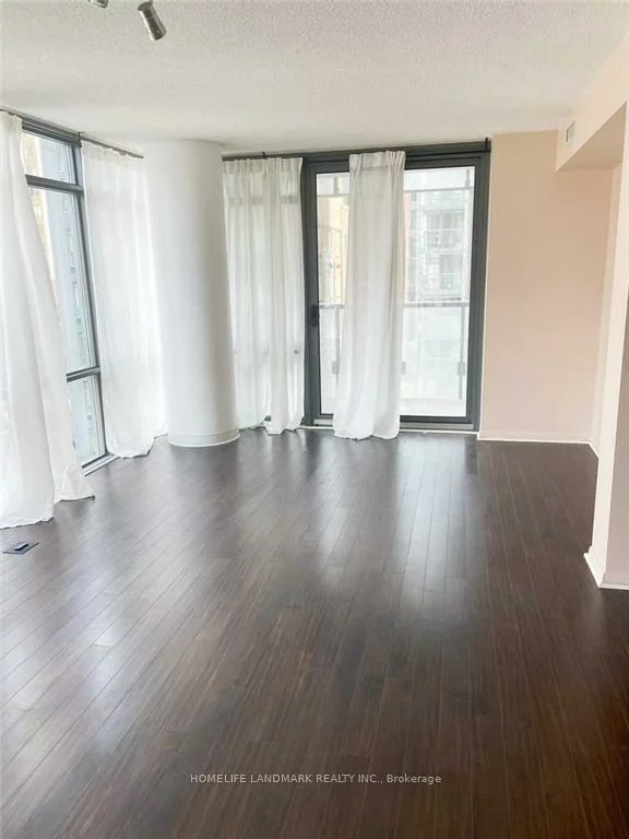 37, Grosvenor, Bay Street Corridor, Toronto