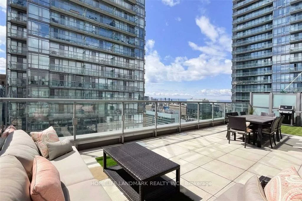 37, Grosvenor, Bay Street Corridor, Toronto