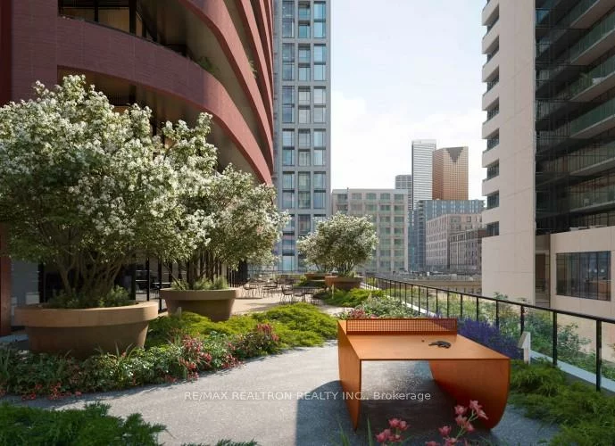 180, front, Moss Park, Toronto