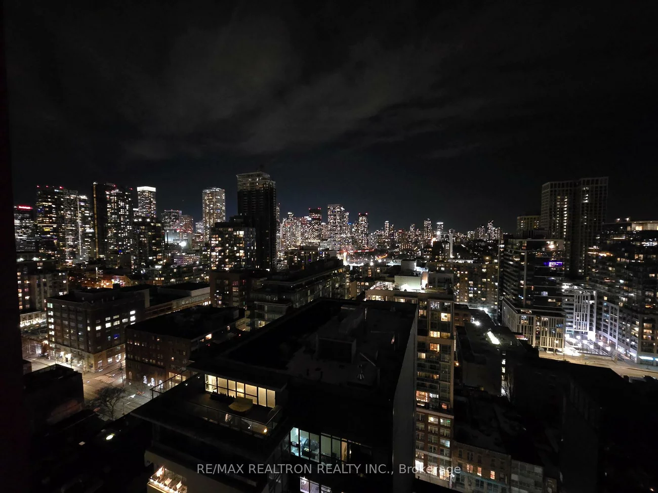 180, front, Moss Park, Toronto