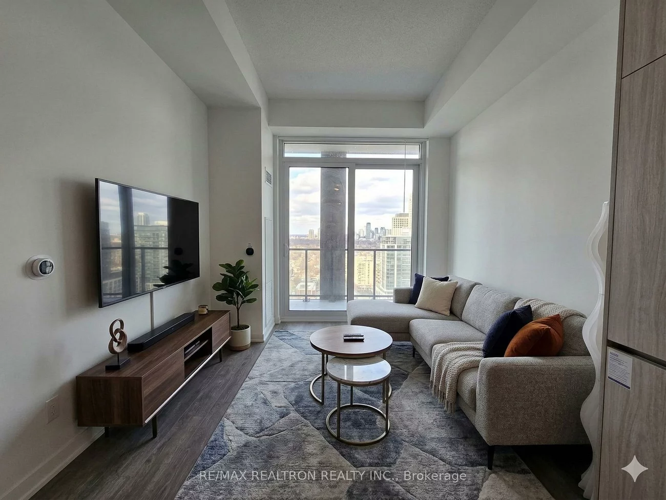 180, front, Moss Park, Toronto