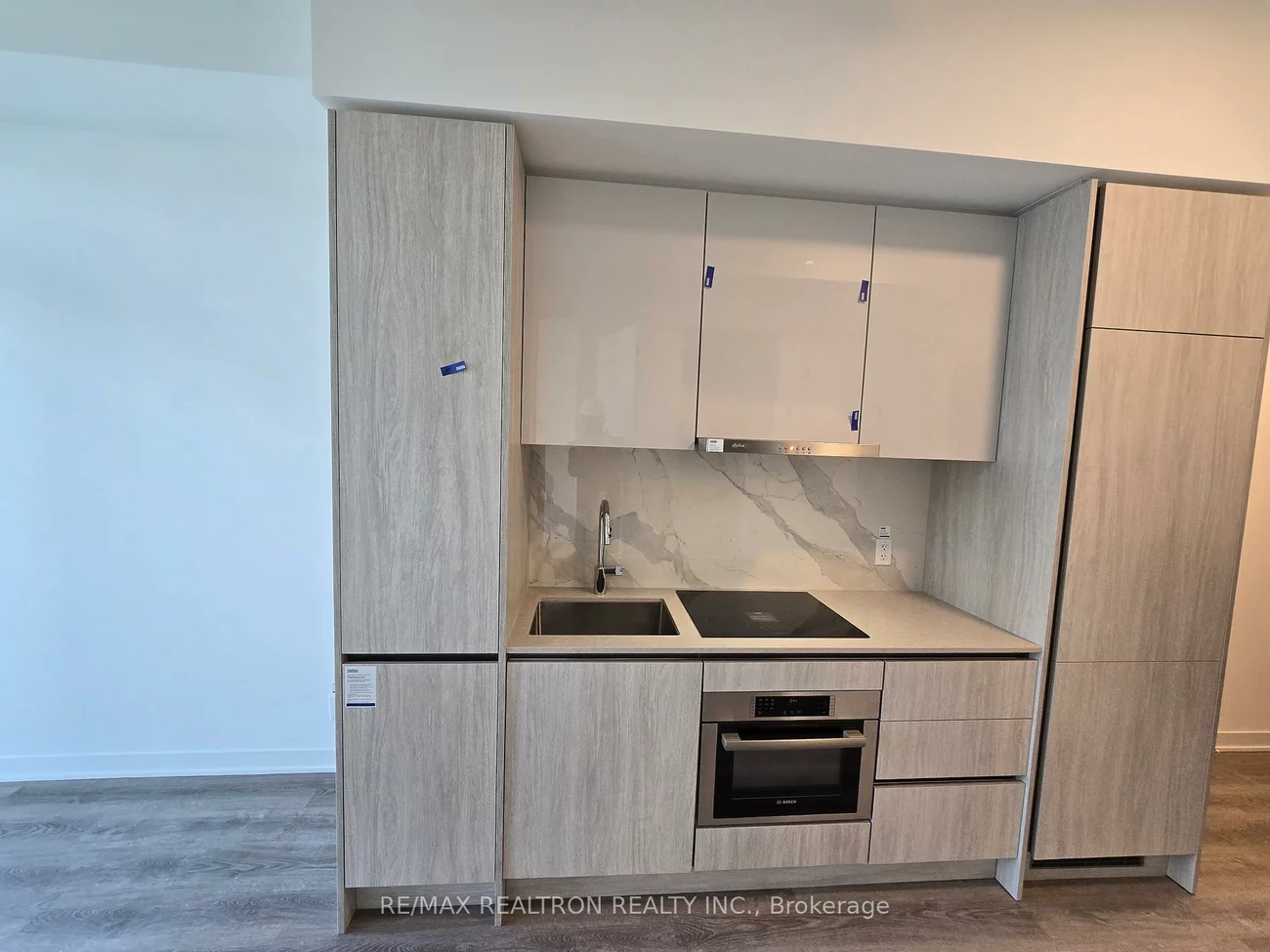 180, front, Moss Park, Toronto