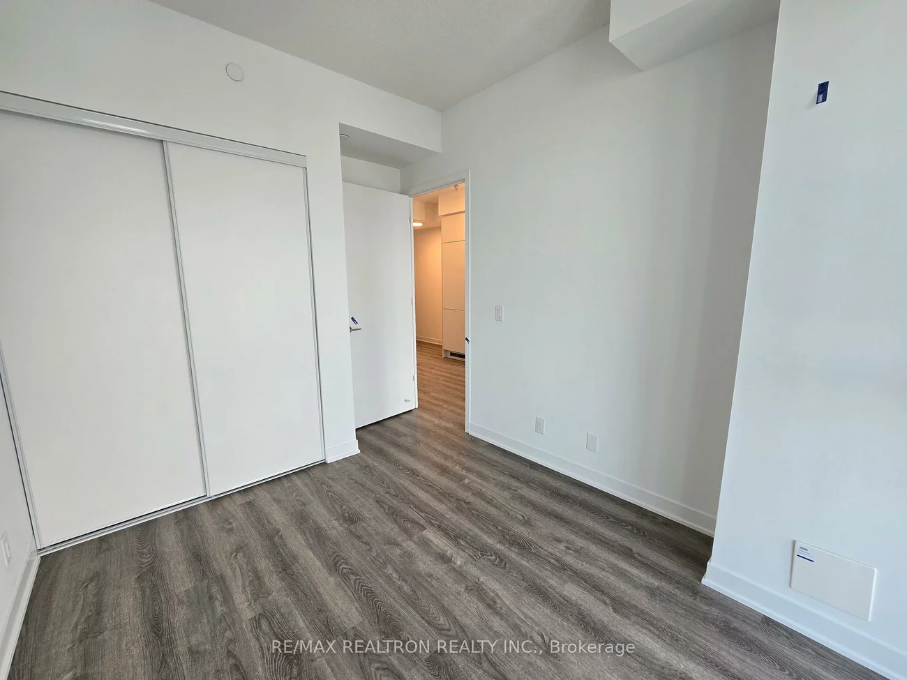 180, front, Moss Park, Toronto