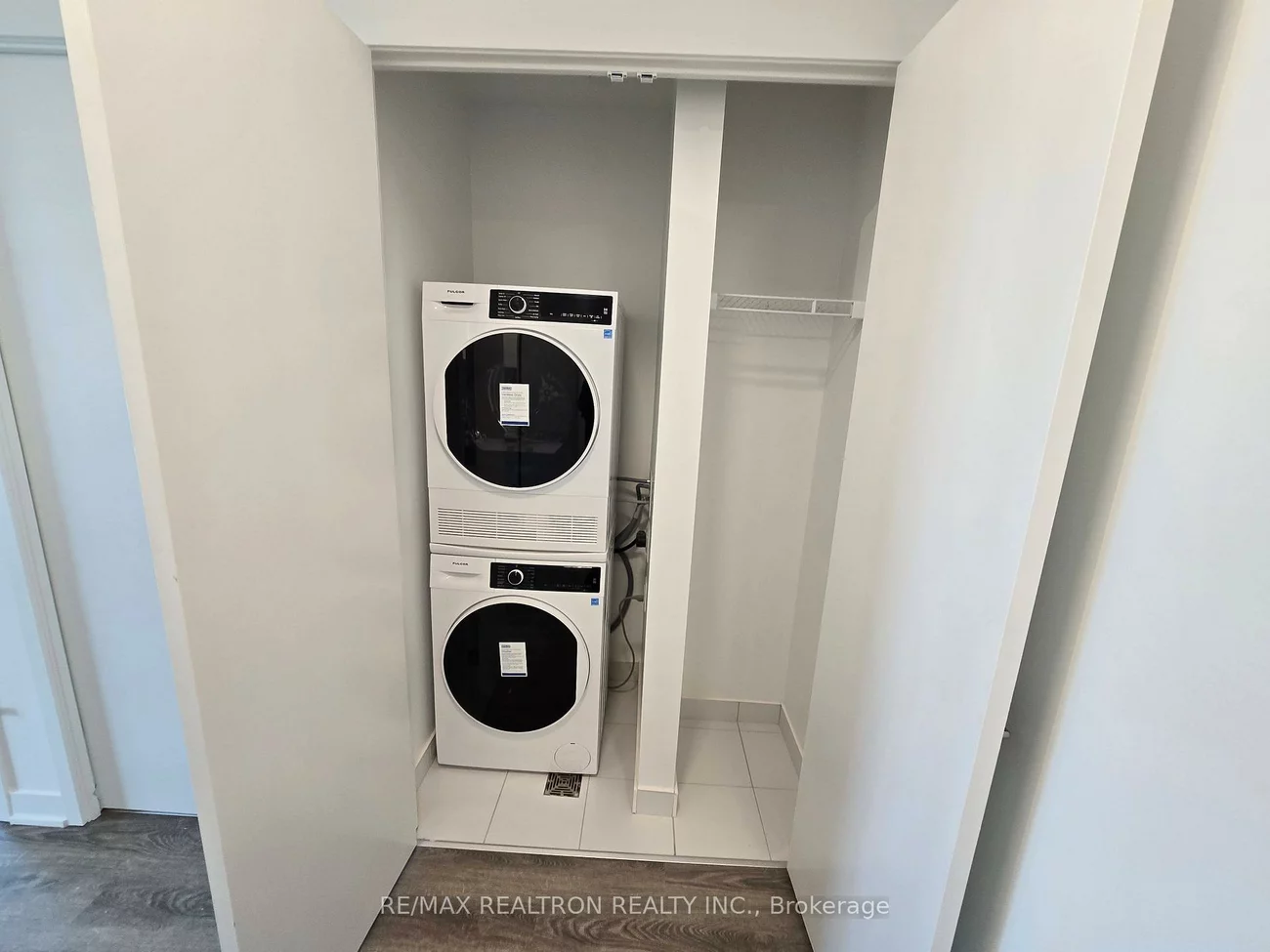 180, front, Moss Park, Toronto