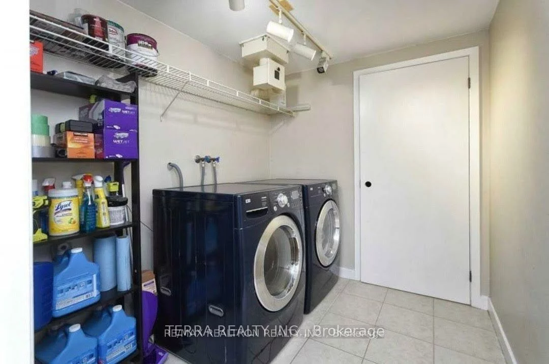 1, Duplex, Newtonbrook West, Toronto