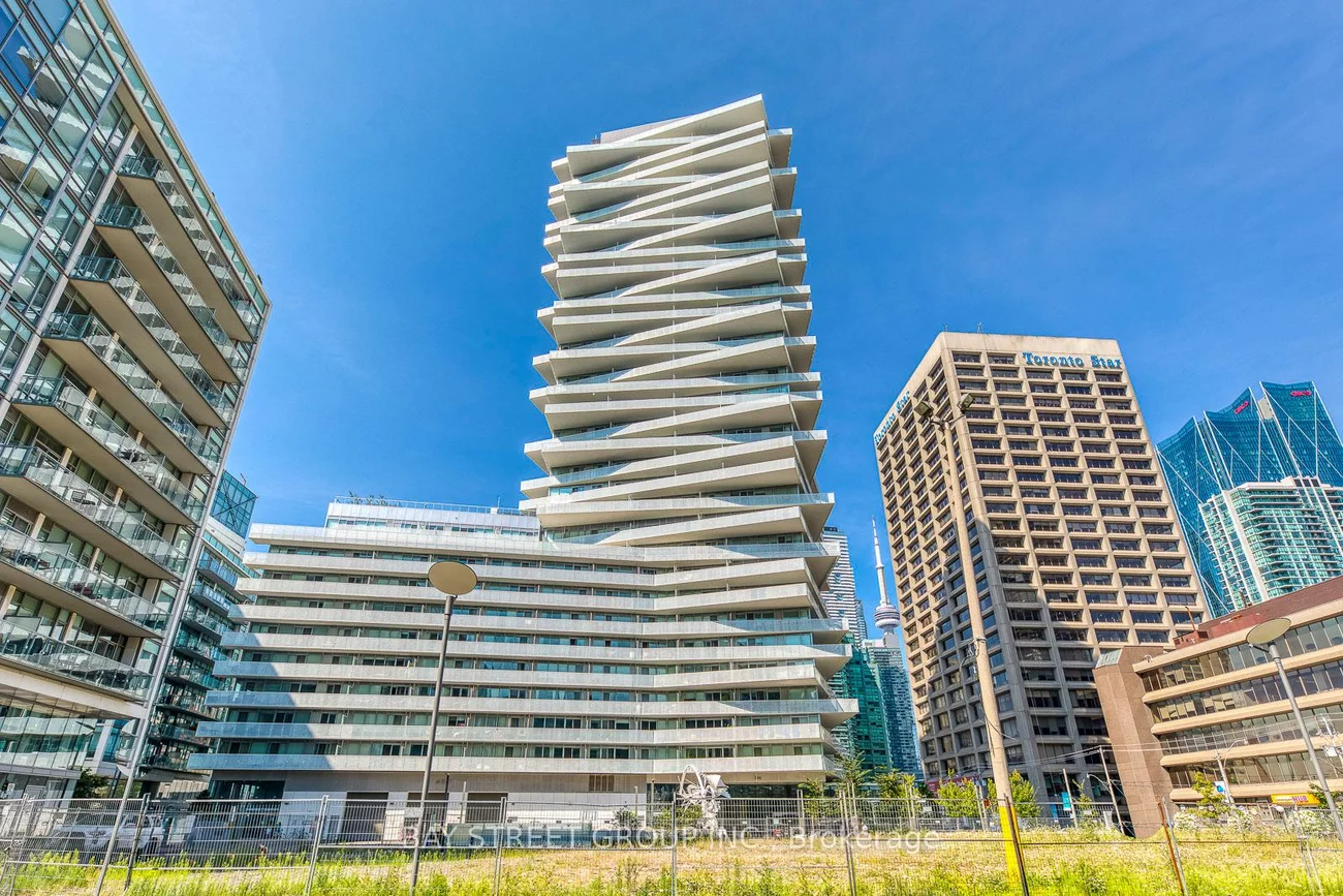 15, Queens, Waterfront Communities C8, Toronto