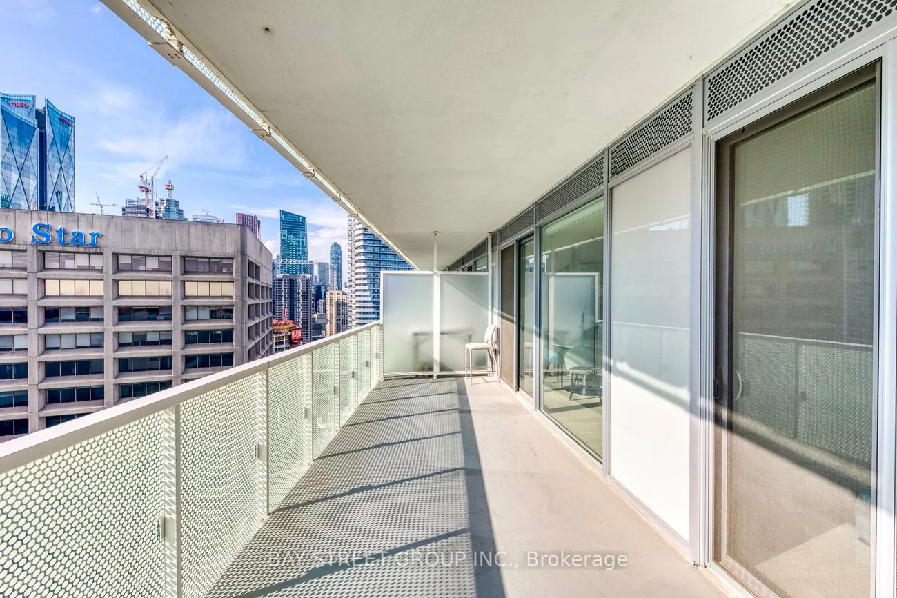 15, Queens, Waterfront Communities C8, Toronto