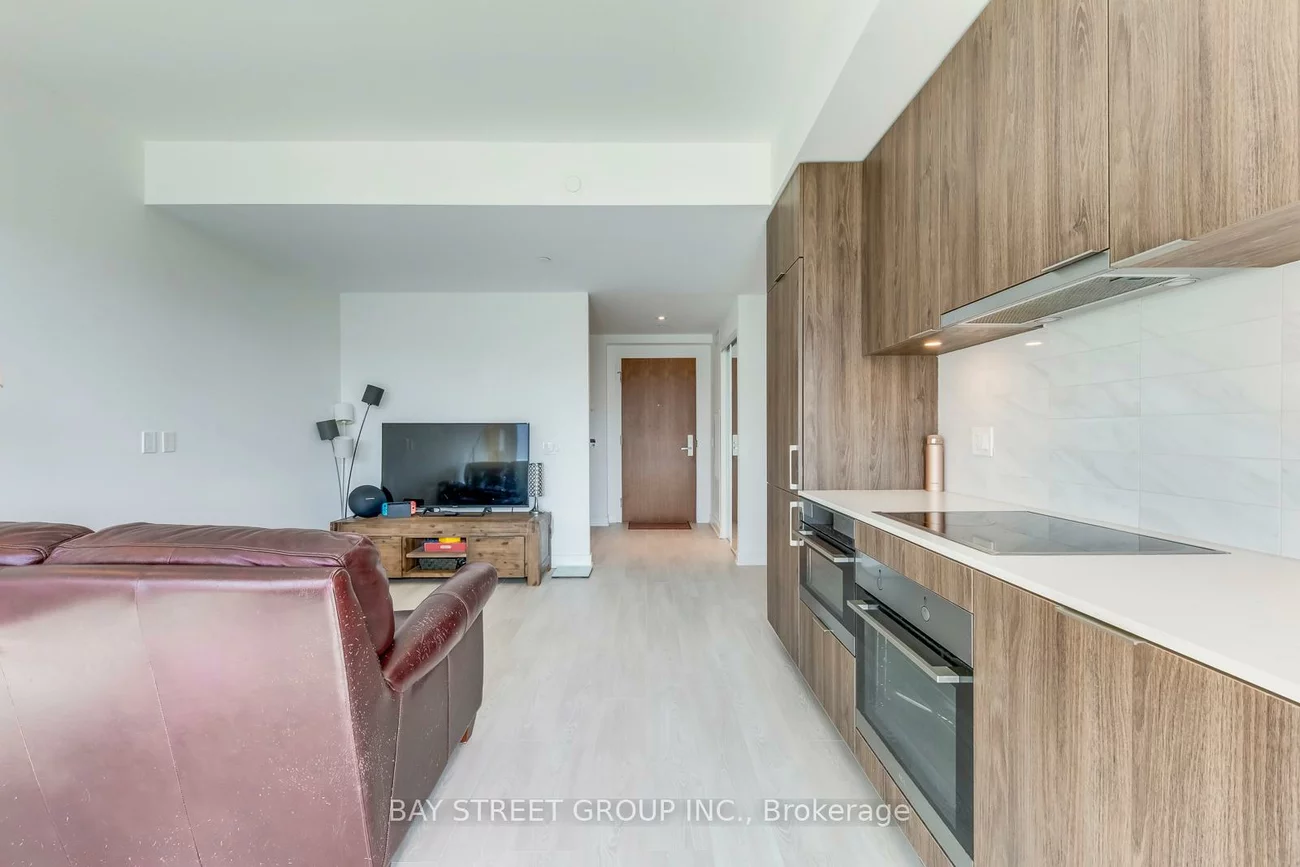 15, Queens, Waterfront Communities C8, Toronto