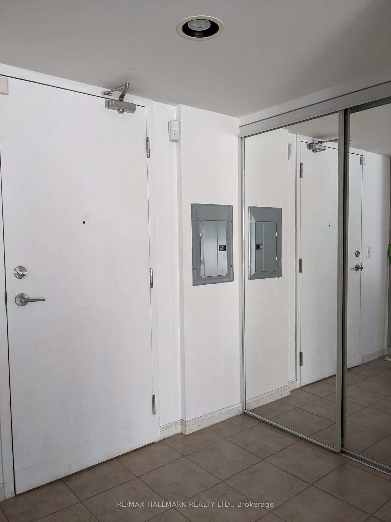 330, Adelaide, Moss Park, Toronto