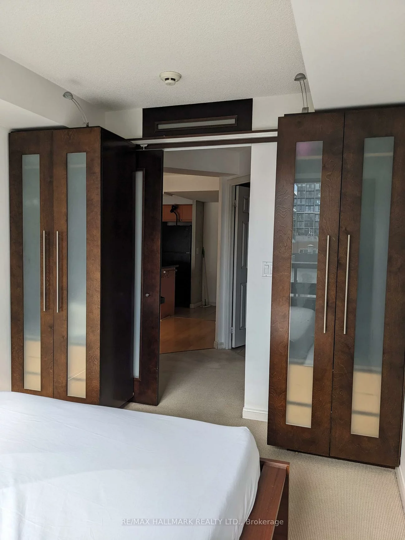 330, Adelaide, Moss Park, Toronto