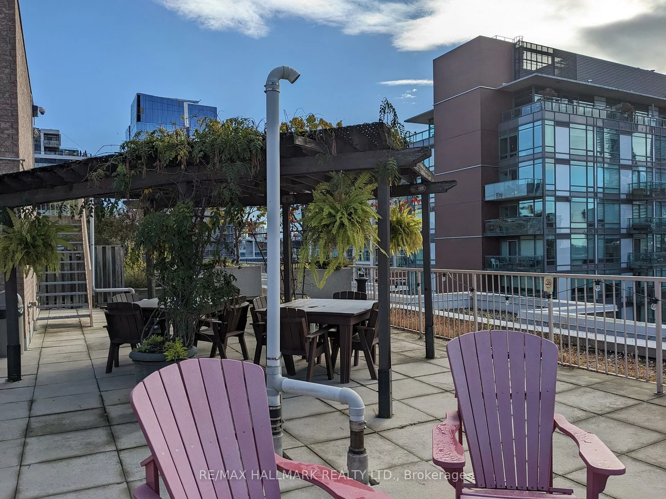 330, Adelaide, Moss Park, Toronto