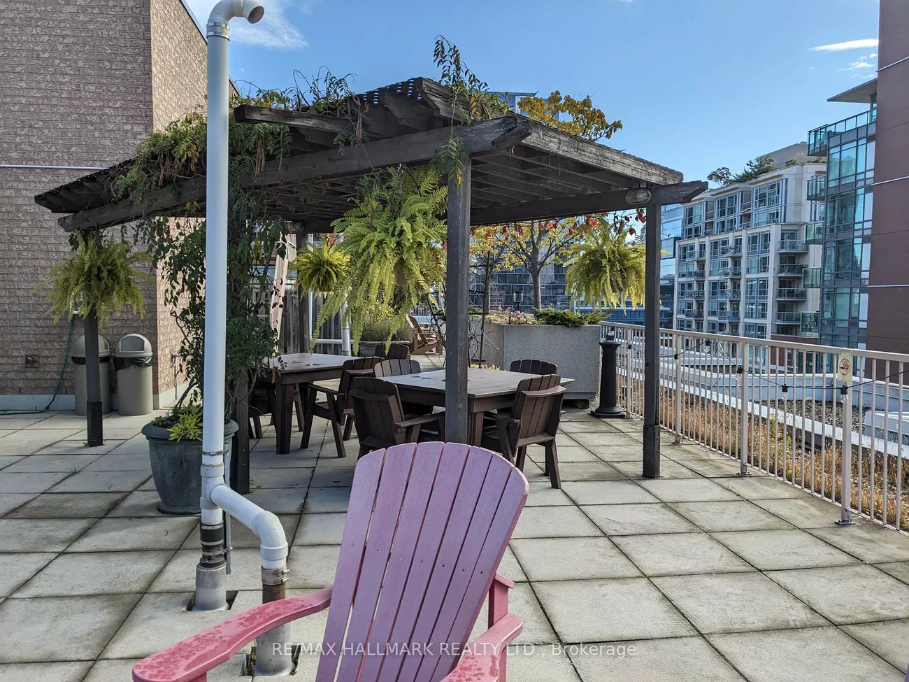 330, Adelaide, Moss Park, Toronto