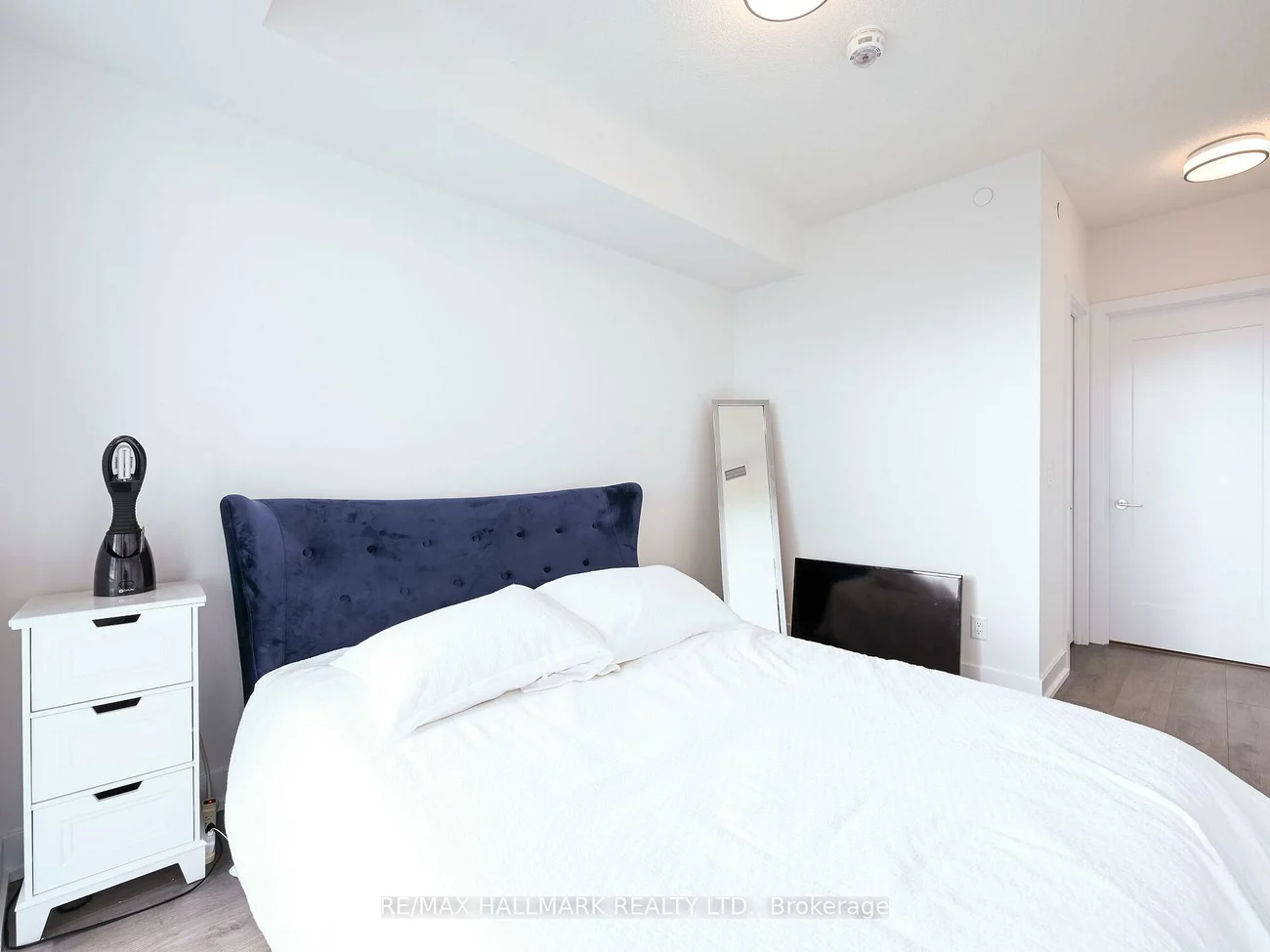 25, Adra Grado, Don Valley Village, Toronto
