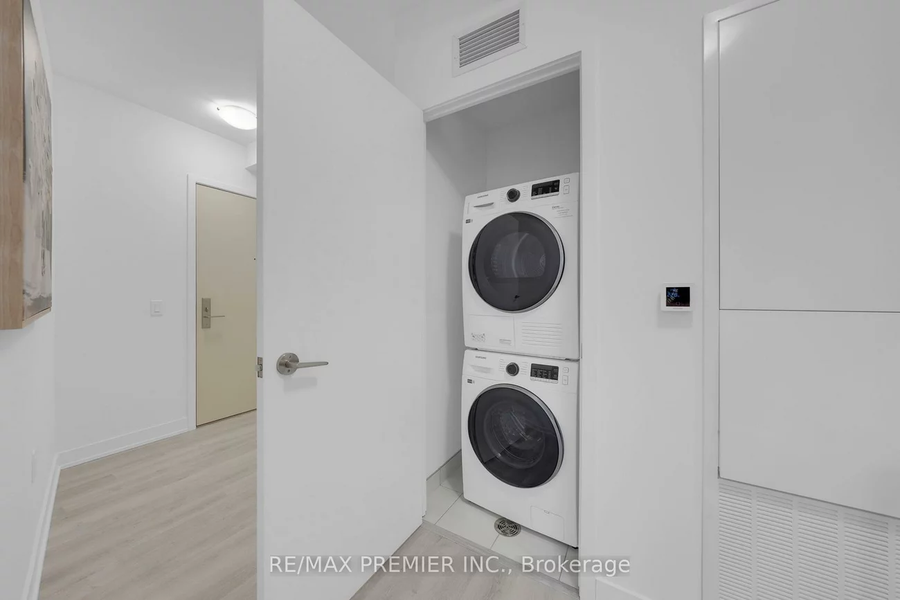 15, Richardson, Waterfront Communities C8, Toronto
