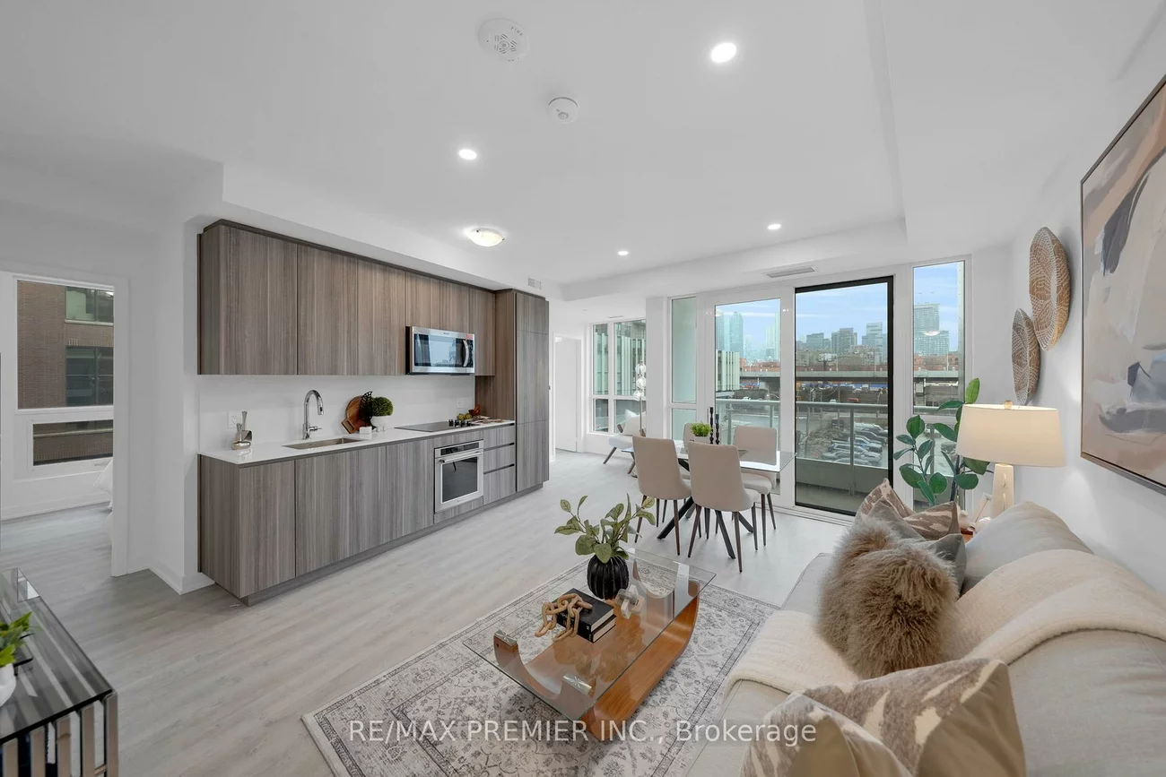 15, Richardson, Waterfront Communities C8, Toronto