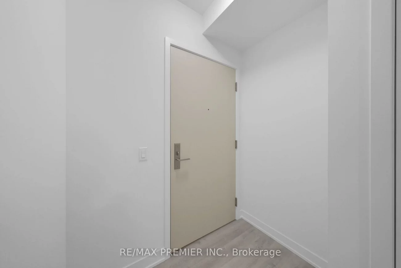 15, Richardson, Waterfront Communities C8, Toronto