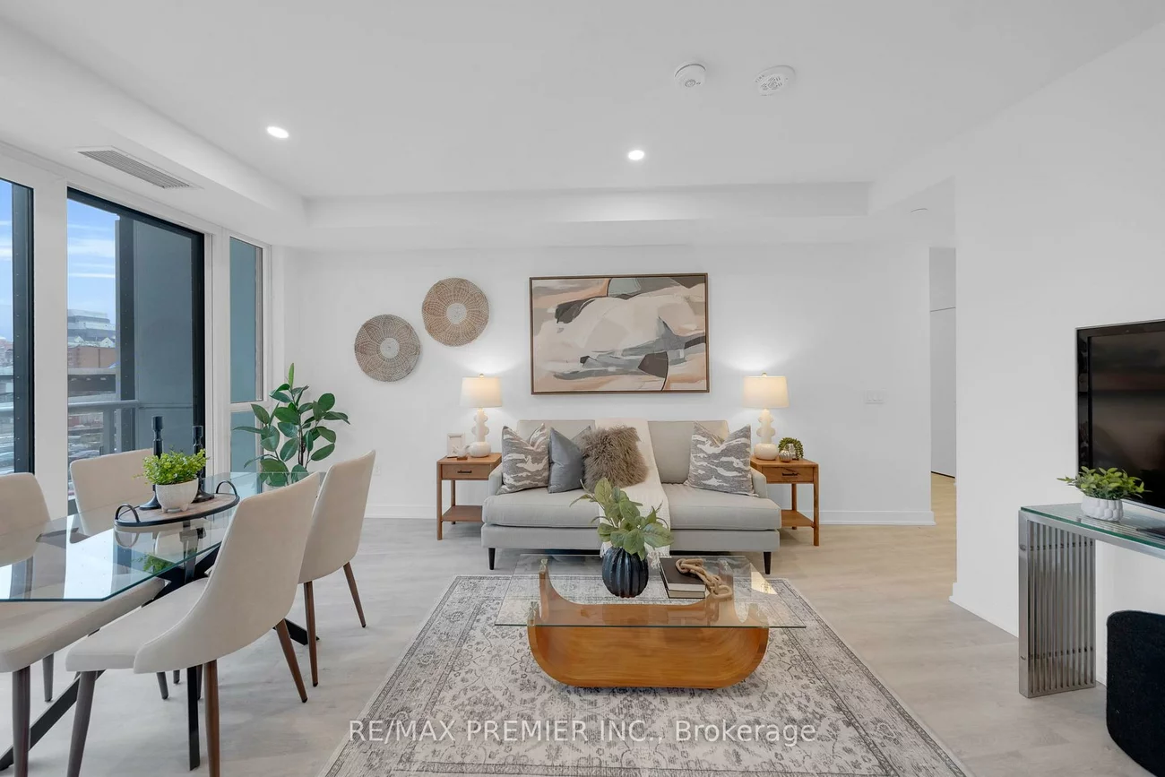 15, Richardson, Waterfront Communities C8, Toronto