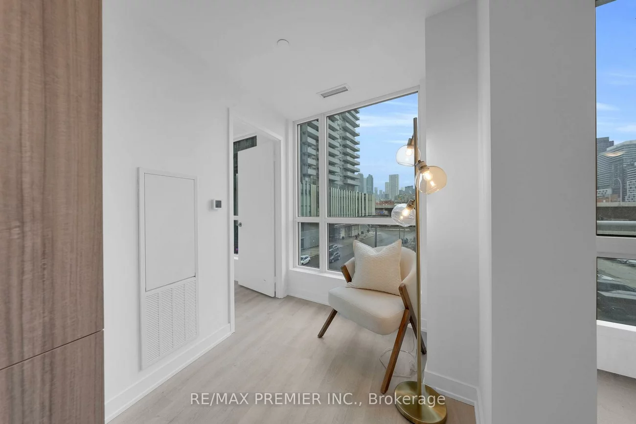 15, Richardson, Waterfront Communities C8, Toronto