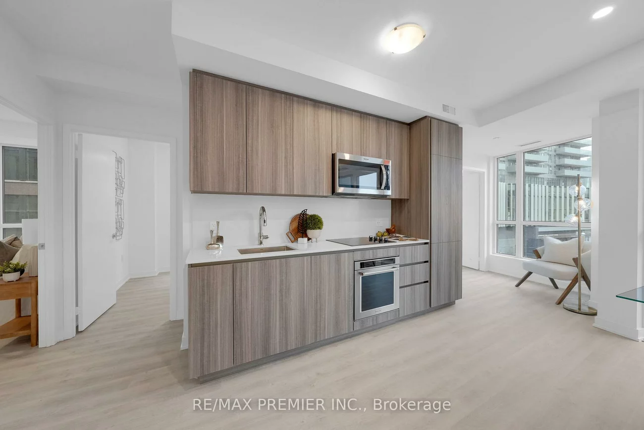 15, Richardson, Waterfront Communities C8, Toronto