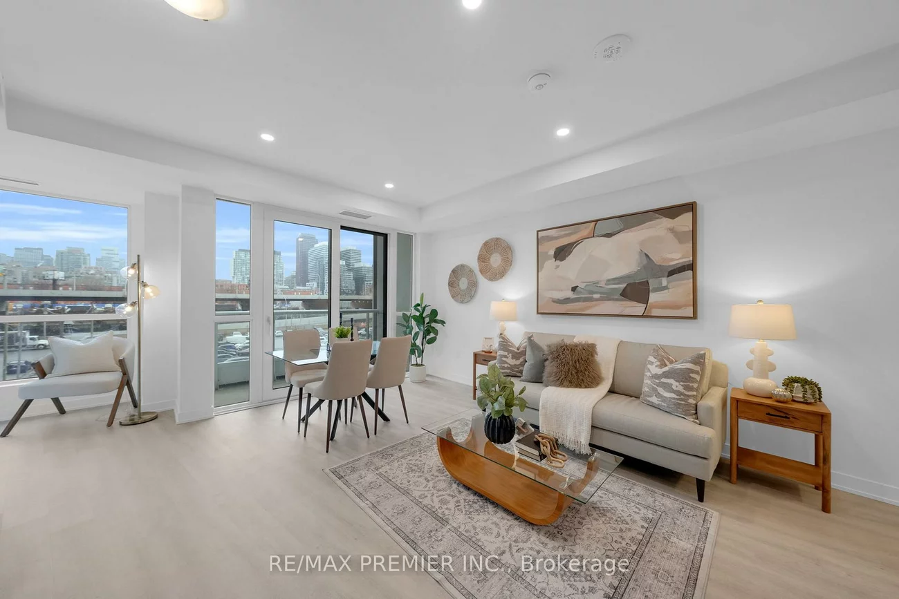 15, Richardson, Waterfront Communities C8, Toronto