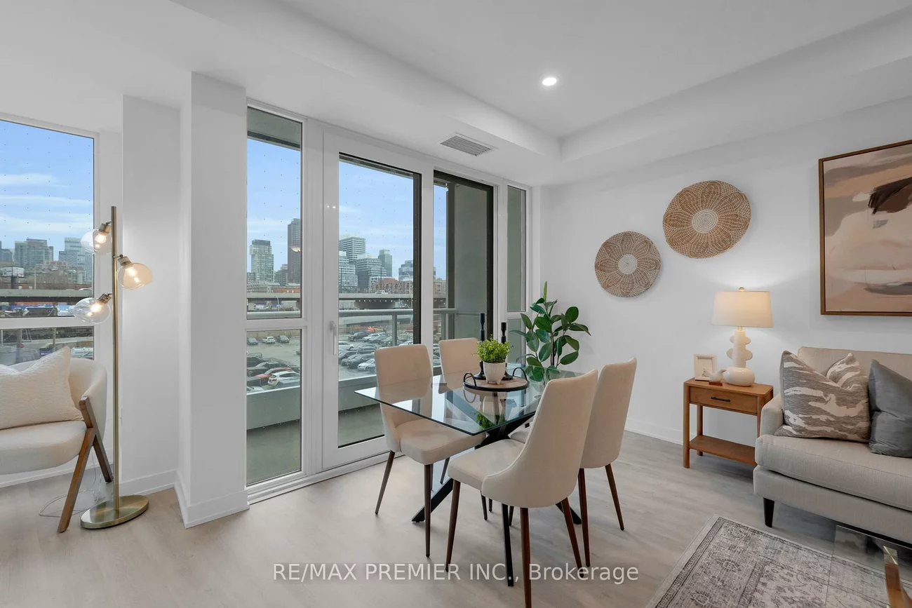 15, Richardson, Waterfront Communities C8, Toronto