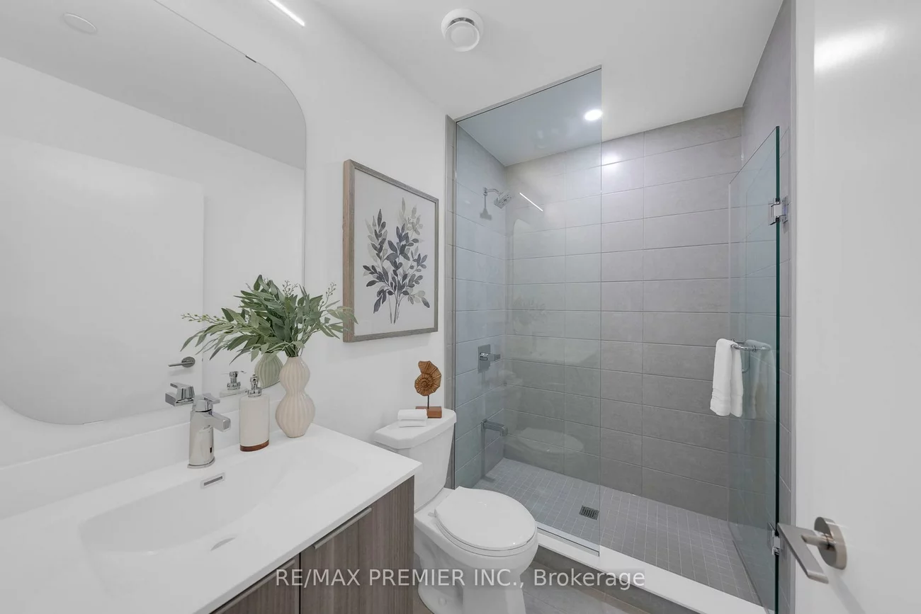 15, Richardson, Waterfront Communities C8, Toronto