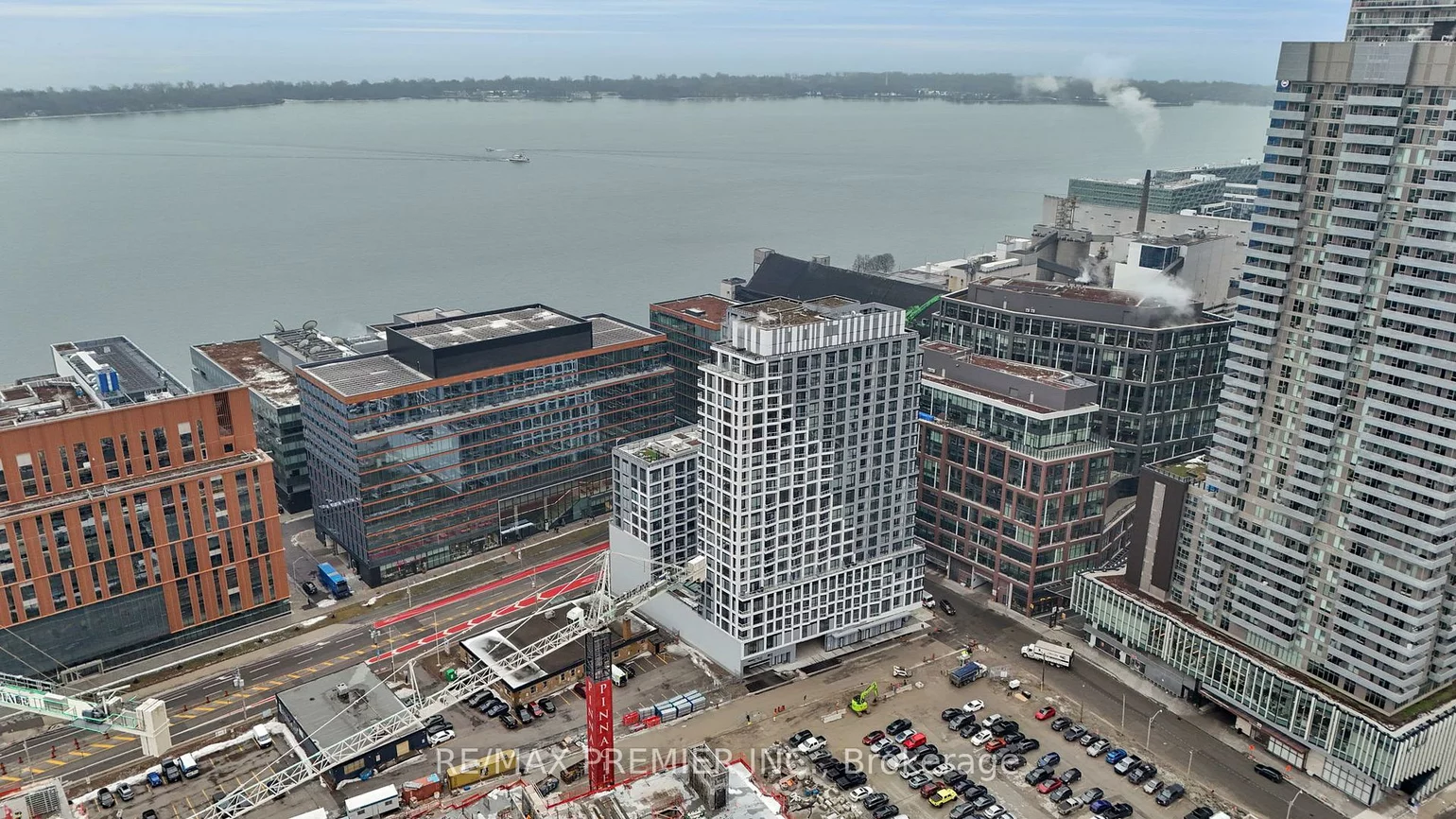 15, Richardson, Waterfront Communities C8, Toronto