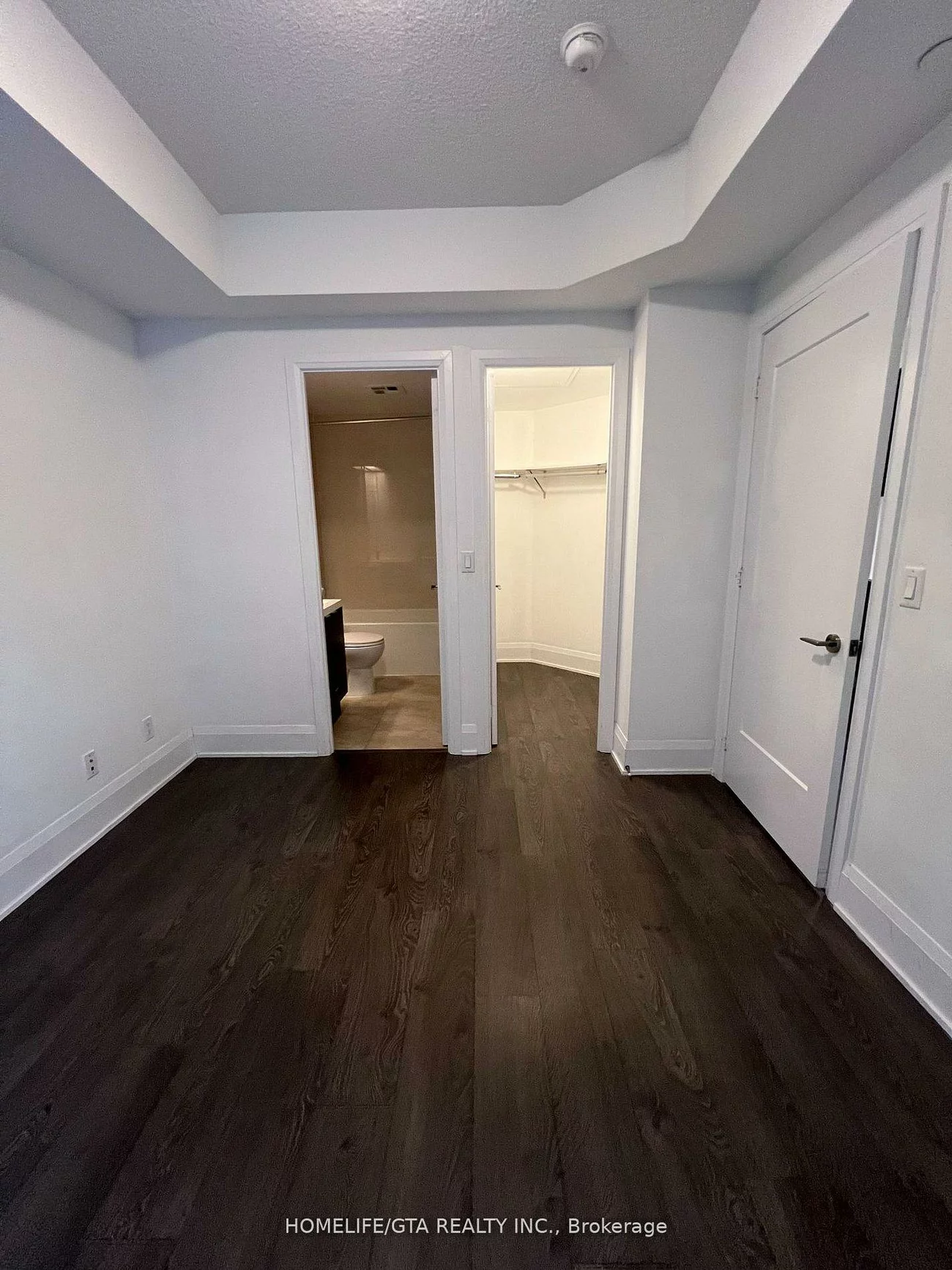101, Erskine, Mount Pleasant West, Toronto