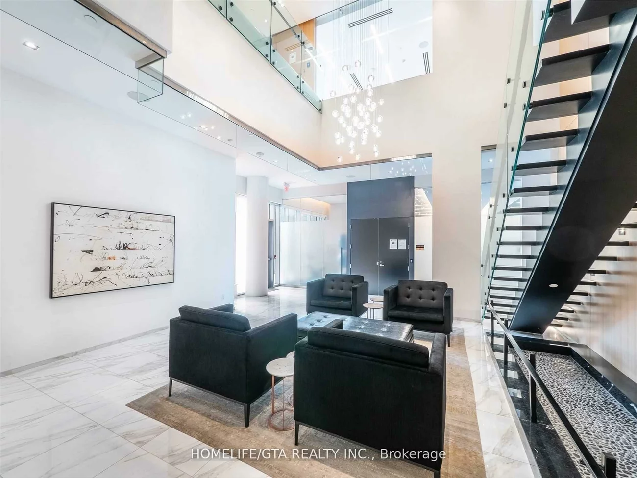 101, Erskine, Mount Pleasant West, Toronto