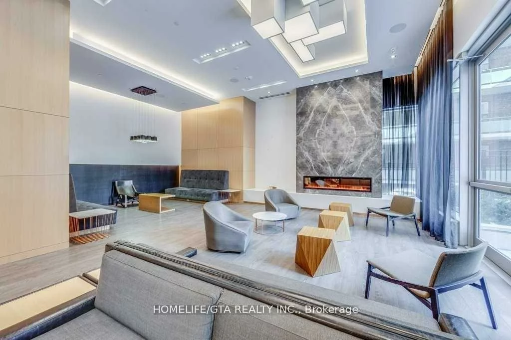 101, Erskine, Mount Pleasant West, Toronto