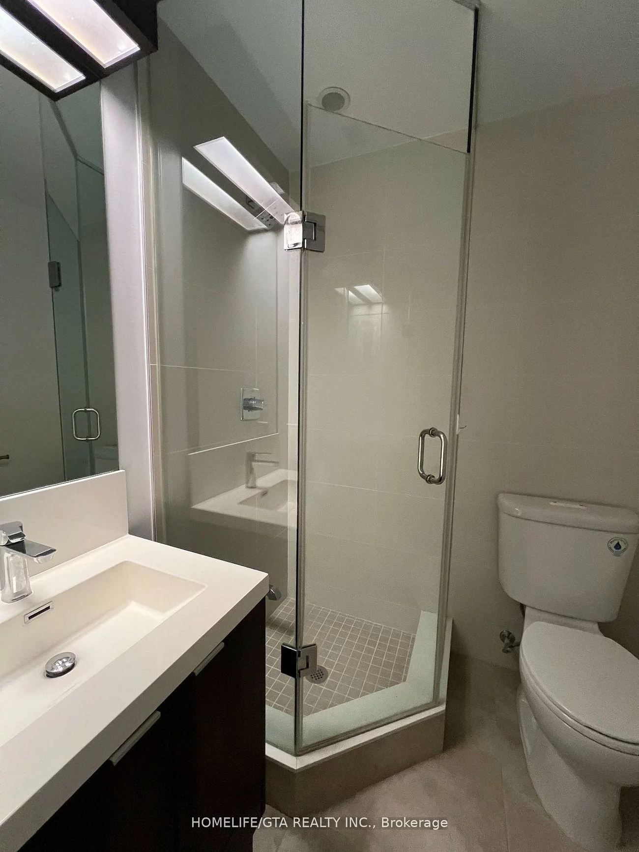 101, Erskine, Mount Pleasant West, Toronto