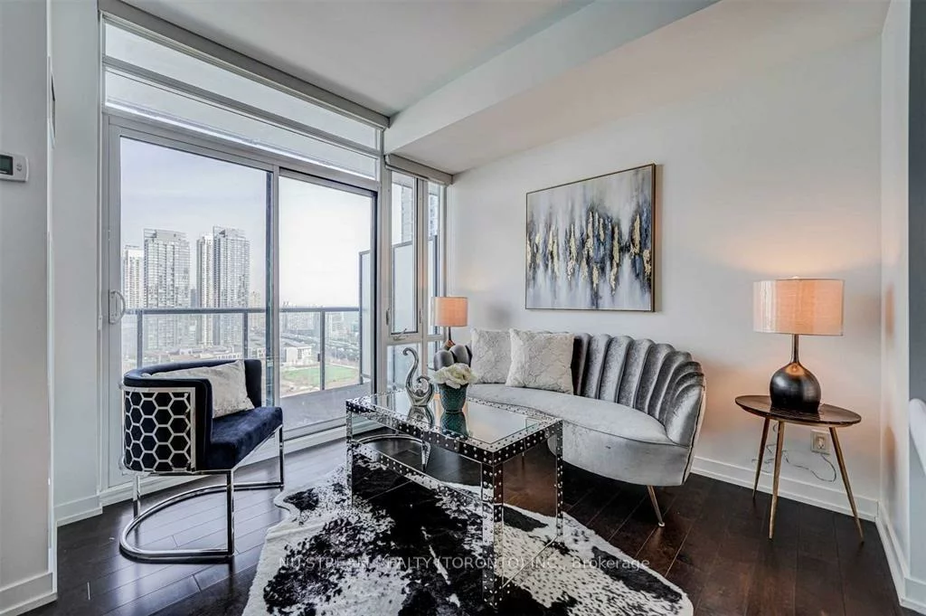 170, Fort York, Waterfront Communities C1, Toronto