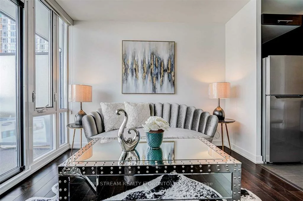 170, Fort York, Waterfront Communities C1, Toronto