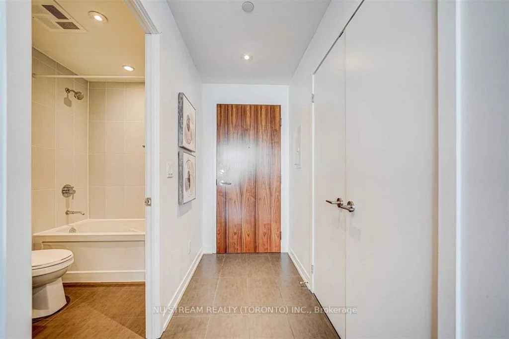 170, Fort York, Waterfront Communities C1, Toronto