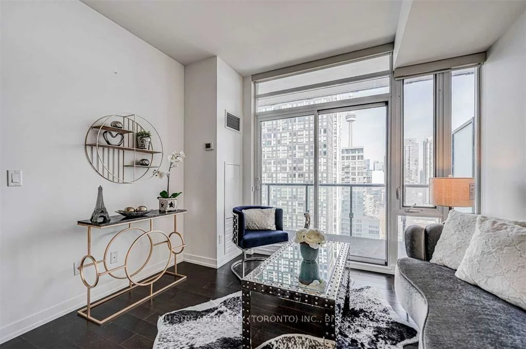 170, Fort York, Waterfront Communities C1, Toronto