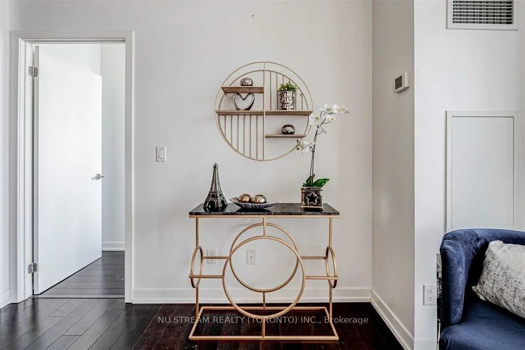 170, Fort York, Waterfront Communities C1, Toronto