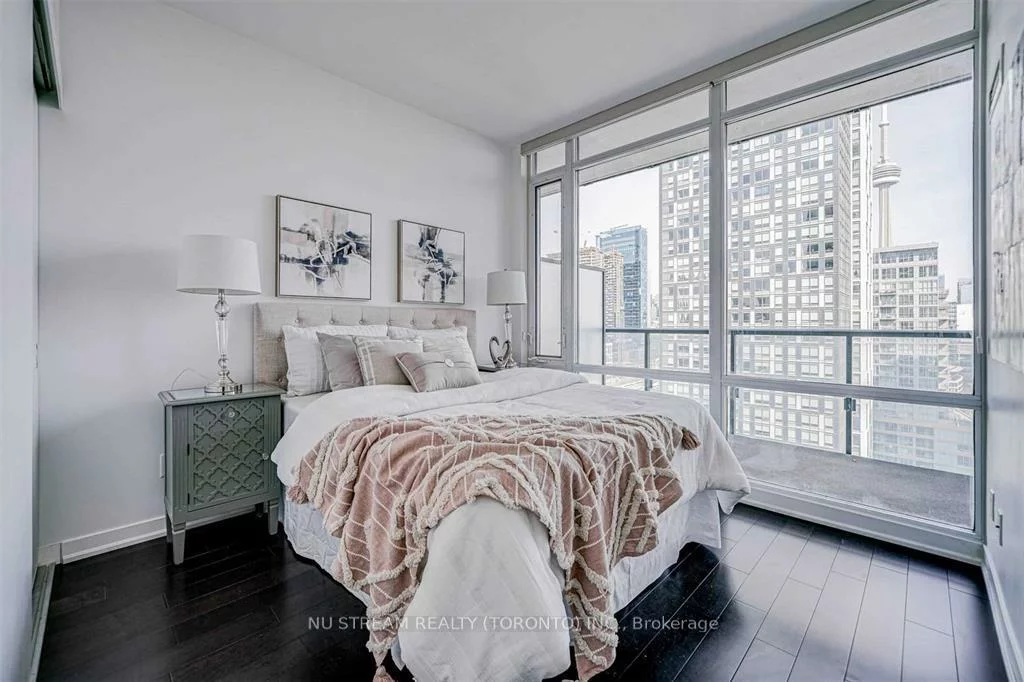 170, Fort York, Waterfront Communities C1, Toronto