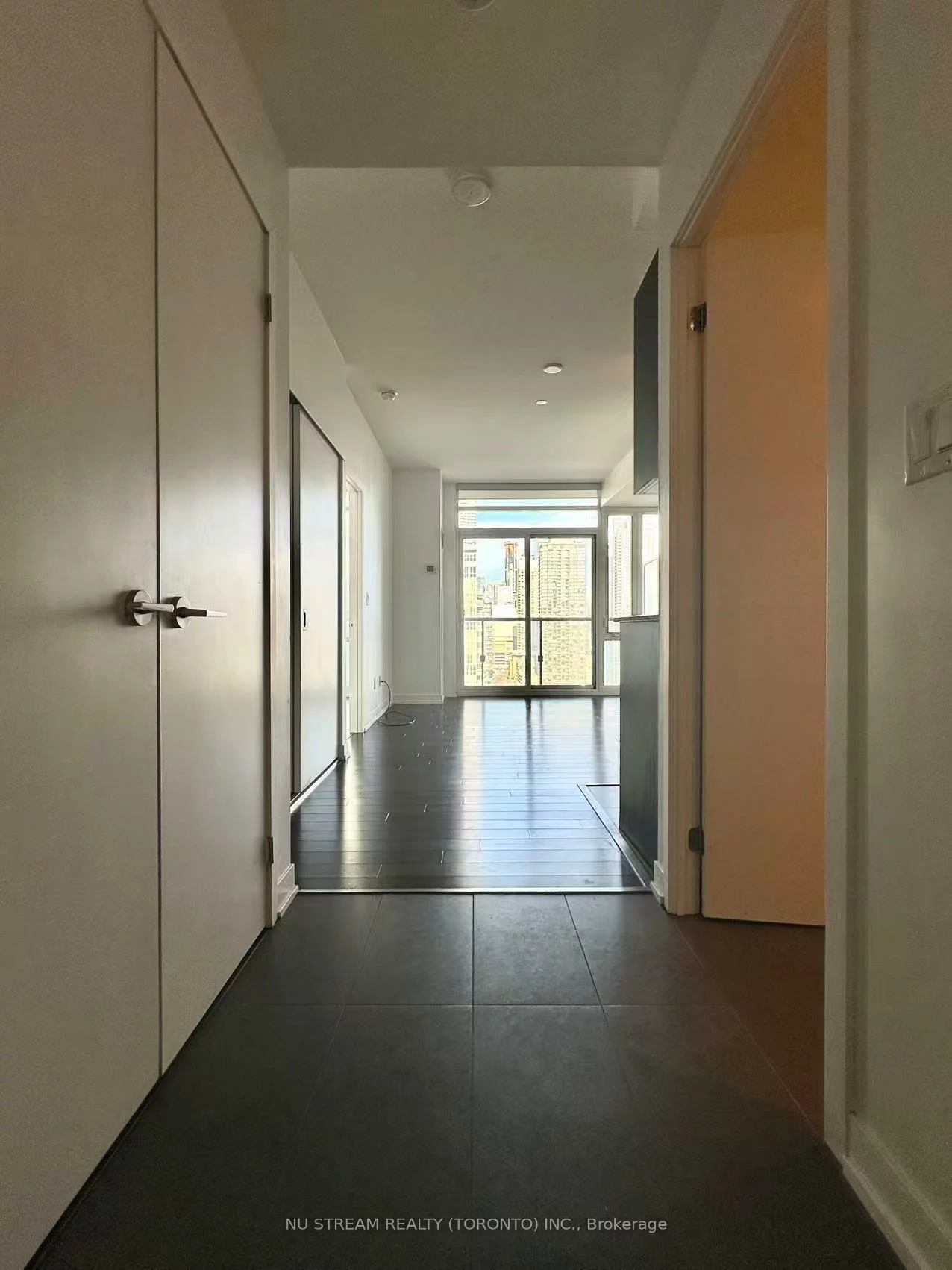 170, Fort York, Waterfront Communities C1, Toronto