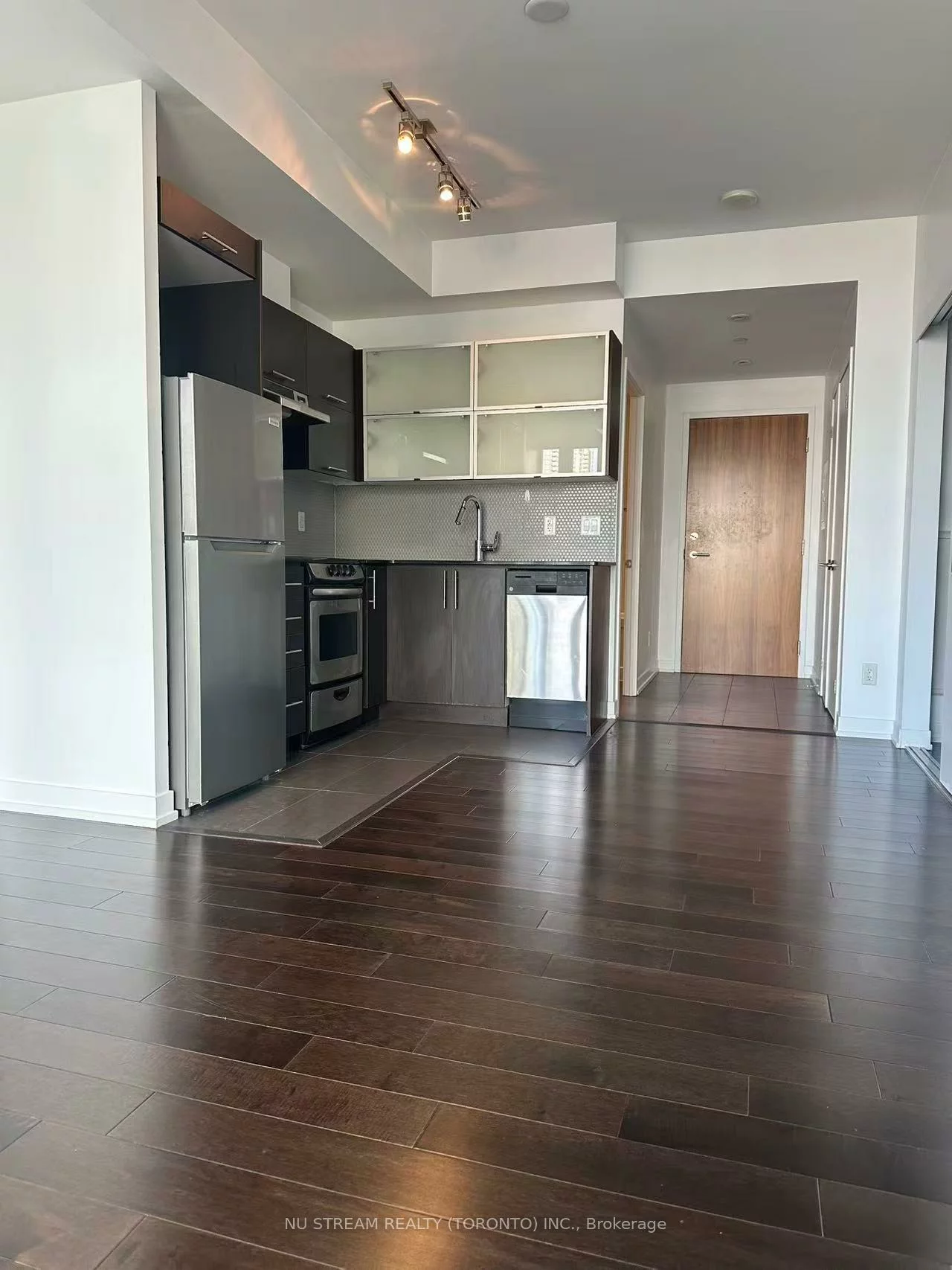 170, Fort York, Waterfront Communities C1, Toronto