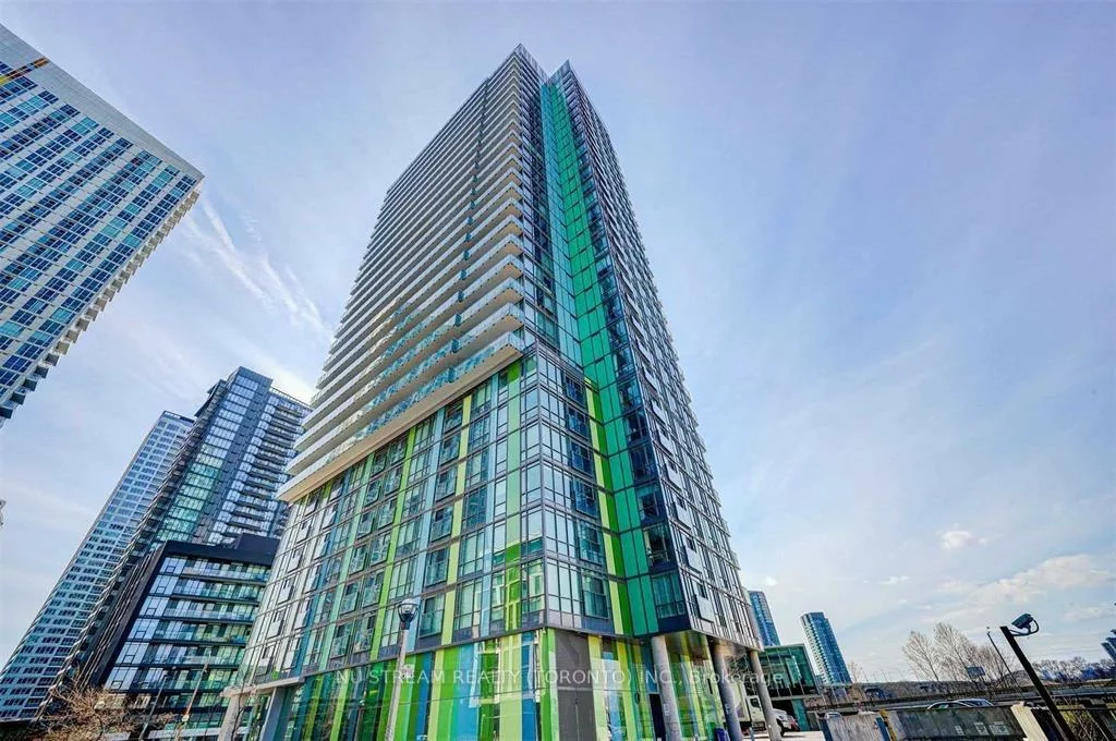 170, Fort York, Waterfront Communities C1, Toronto