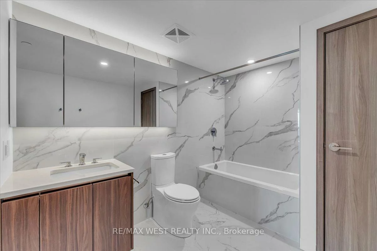 1, Concord Cityplace, Waterfront Communities C1, Toronto