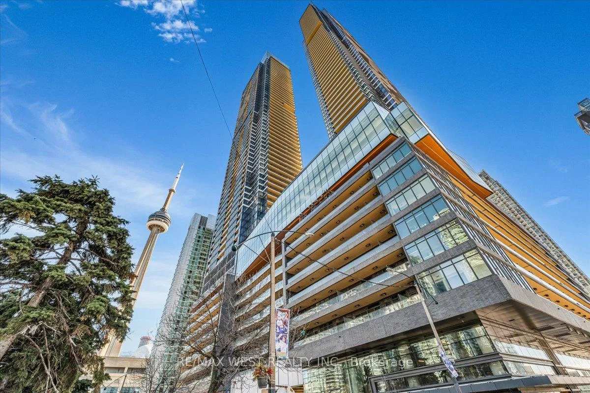 1, Concord Cityplace, Waterfront Communities C1, Toronto