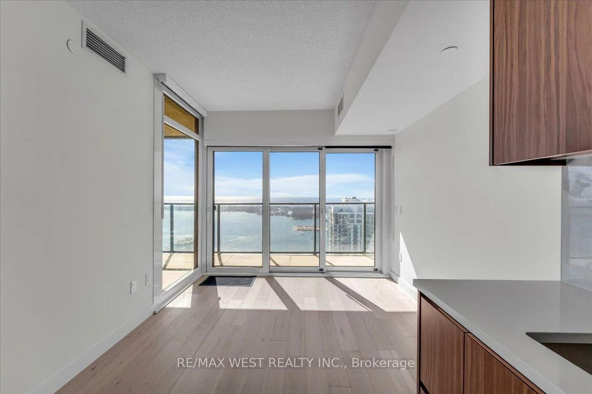 1, Concord Cityplace, Waterfront Communities C1, Toronto