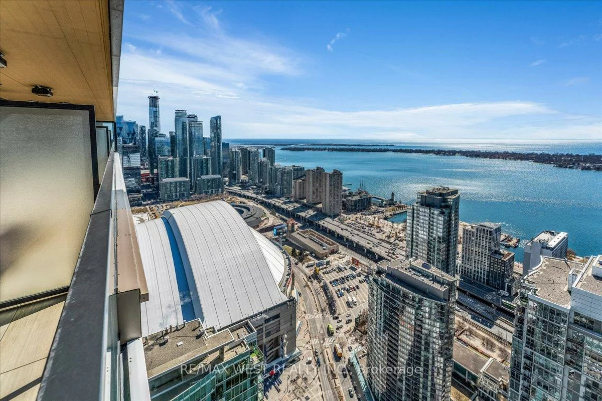1, Concord Cityplace, Waterfront Communities C1, Toronto