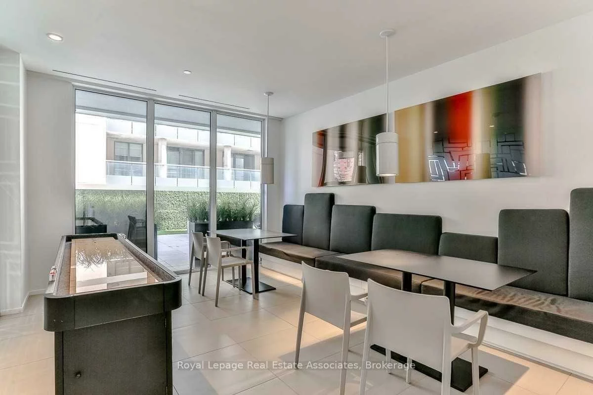 68, Shuter, Church-Yonge Corridor, Toronto