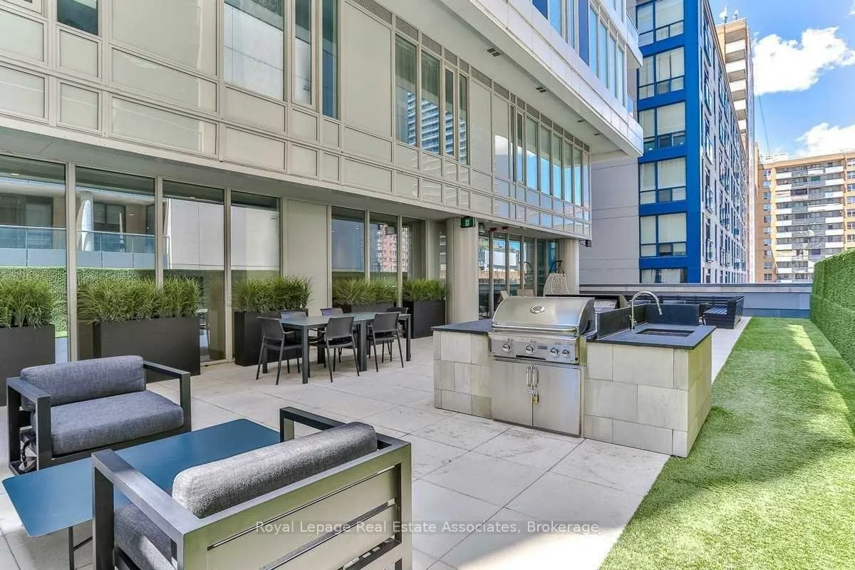 68, Shuter, Church-Yonge Corridor, Toronto