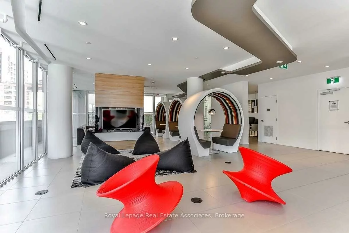 68, Shuter, Church-Yonge Corridor, Toronto