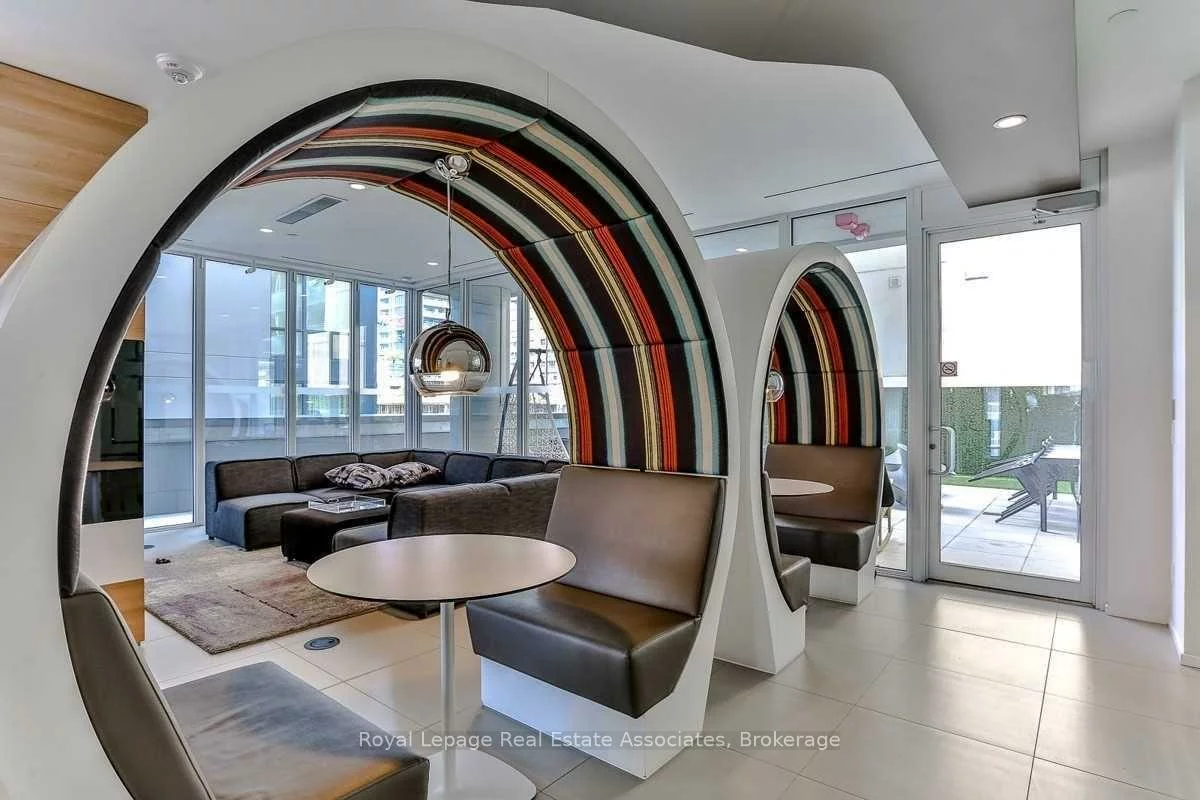 68, Shuter, Church-Yonge Corridor, Toronto