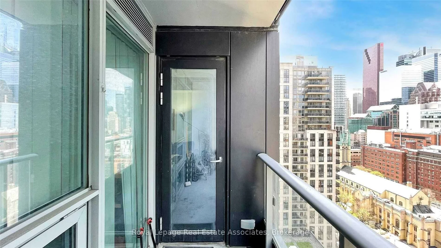 68, Shuter, Church-Yonge Corridor, Toronto